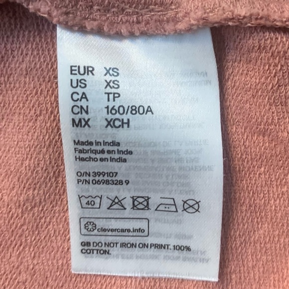 H&M Divided Rome Sweater - Picture 4 of 5